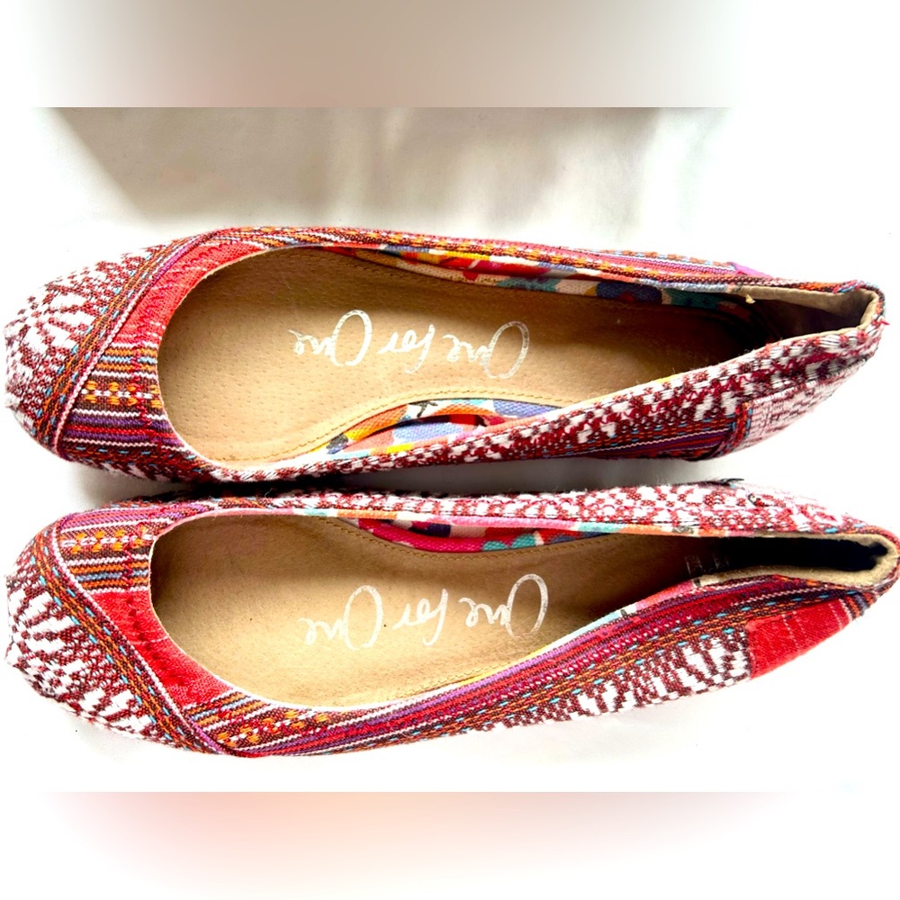 Tom’s size 6.5 Lina ballet flats in original box and dust bag